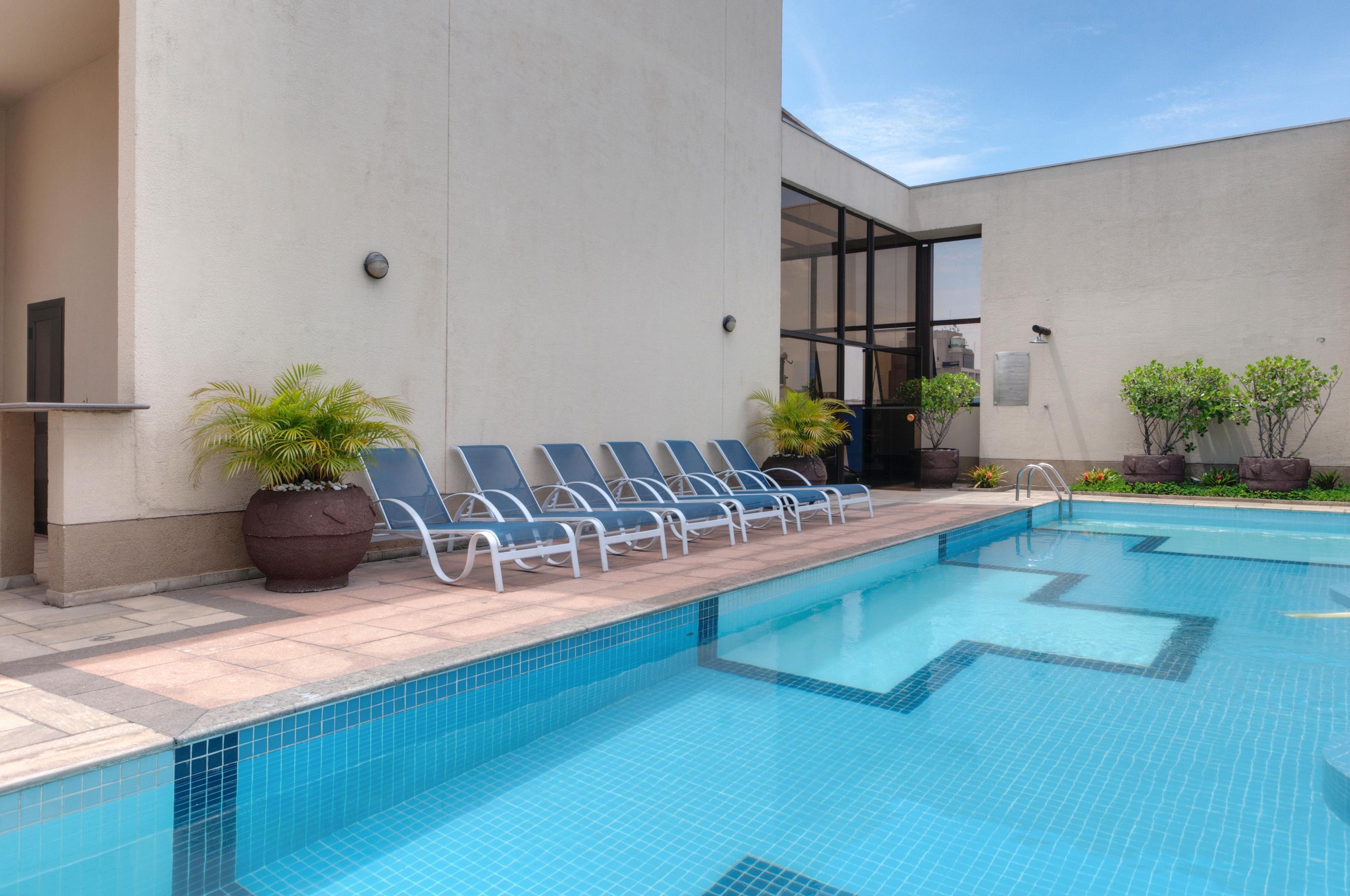 Double Tree By Hilton Sao Paulo Itaim Hotel Kültér fotó Swimming pool at the hotel