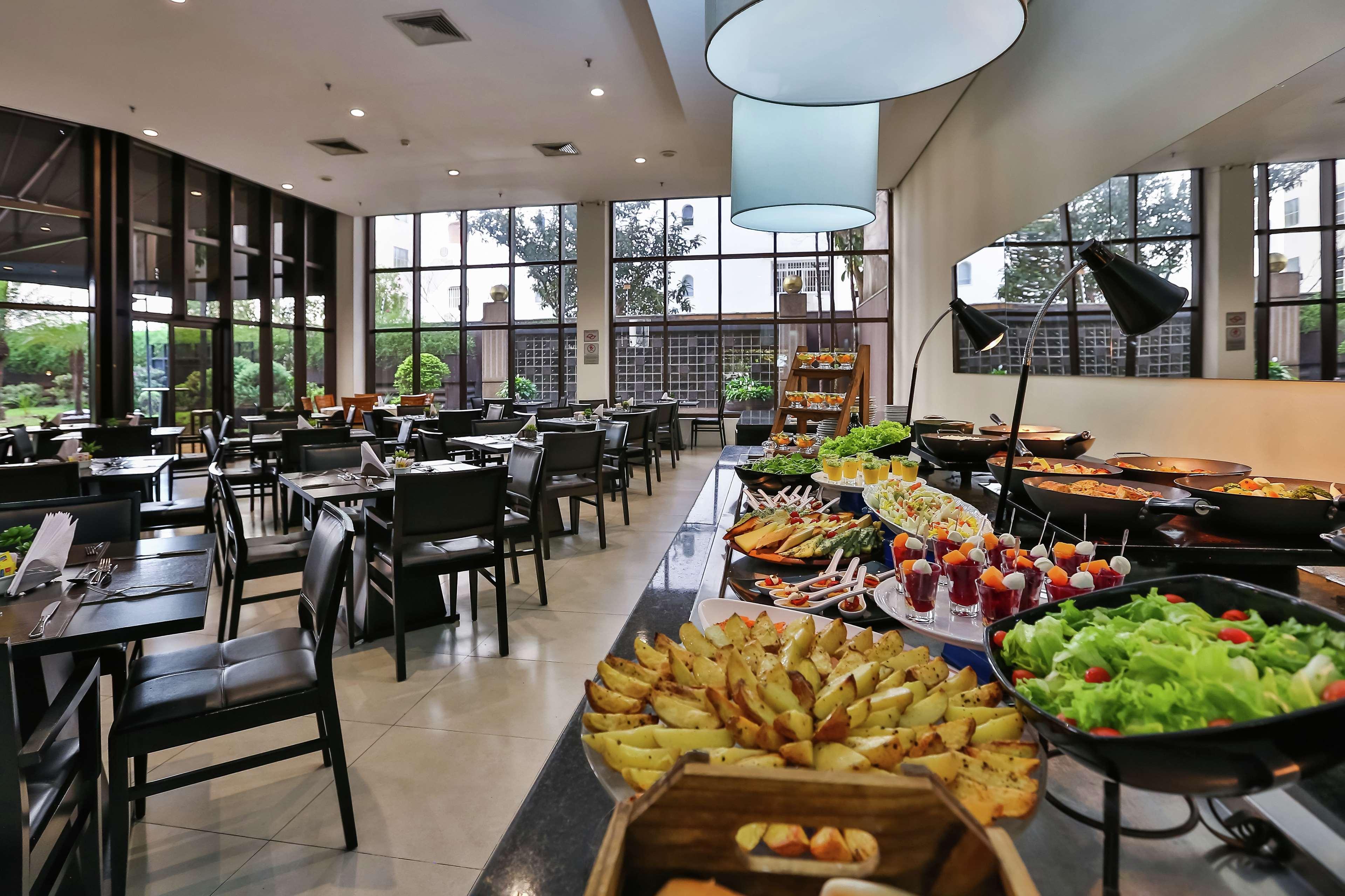 Double Tree By Hilton Sao Paulo Itaim Hotel Kültér fotó The restaurant